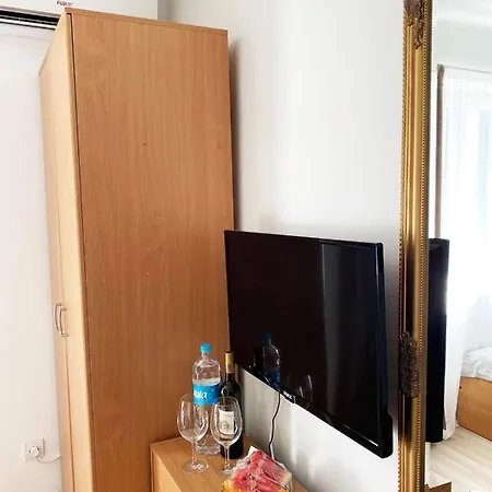 Adaleta בית הארחה 2*
