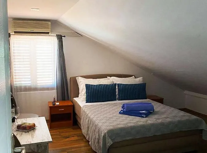 Guest house Adaleta 2*